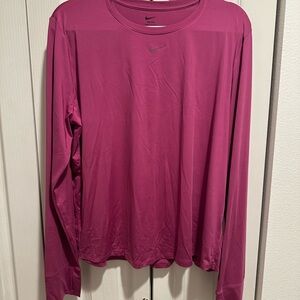 Nike Women’s Dri Fit Long Sleeve Workout Shirt XL